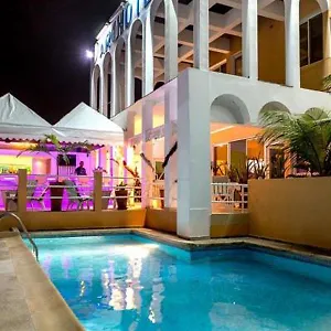 3* Hotel Archotel